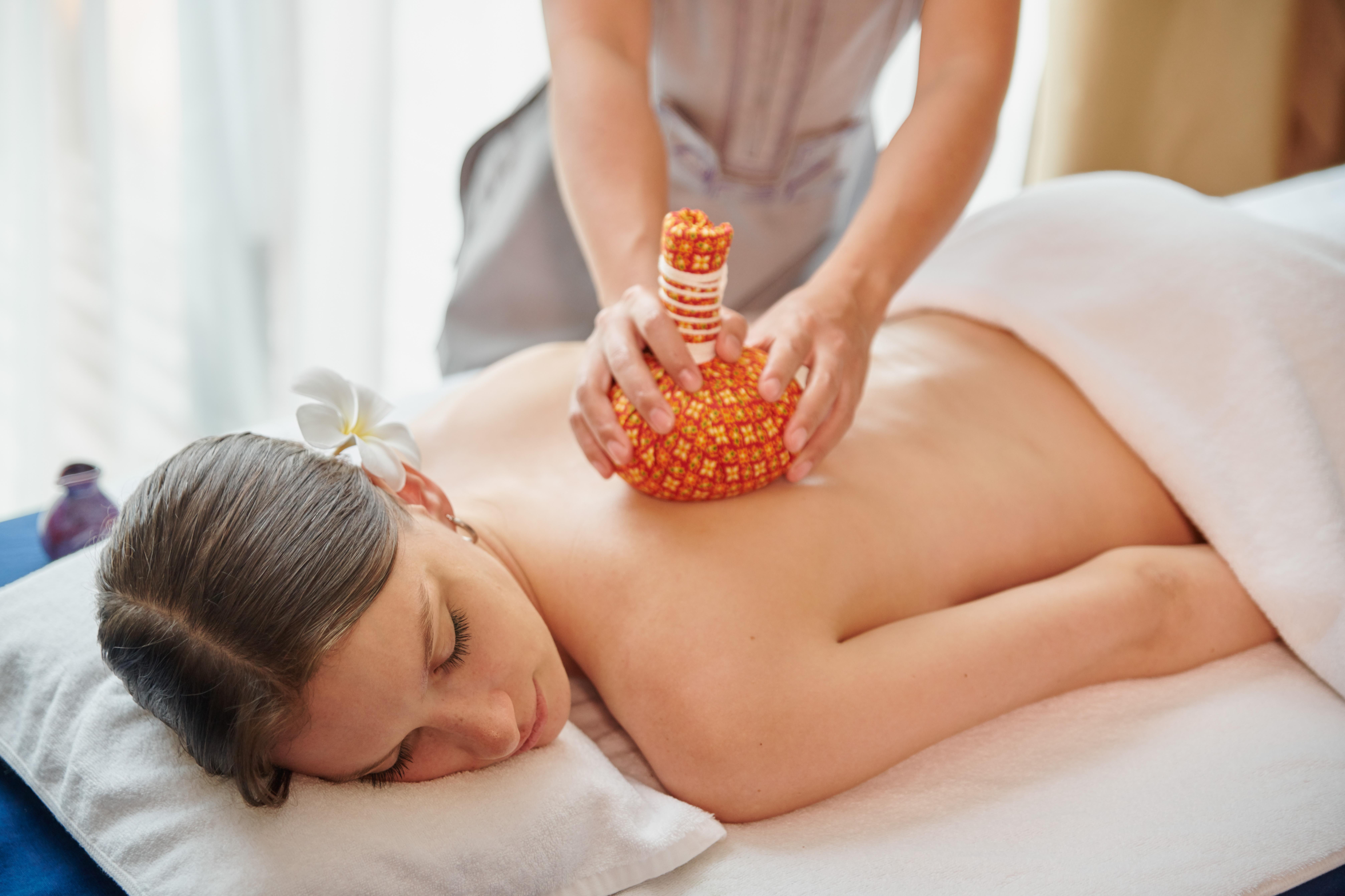Salinda Resort Phu Quoc - Sparkling Wine Breakfast Екстериор снимка Thai massage with hot herbal compress